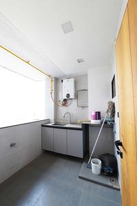 Kitchen Image of 3070 Sq.ft 4 BHK Apartment / Flat for sale in Balmukund Lavish, Kudasan Gandhinagar for Rs. 21500000
