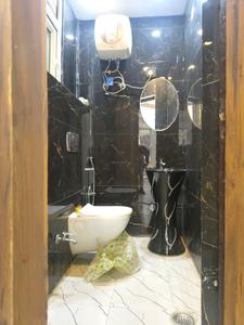 Common Bathroom Image of 1450 Sq.ft 3 BHK Builder Floor for sale in Indirapuram Ghaziabad for Rs. 12200002