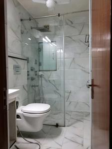 Common Bathroom Two Image of 1800 Sq.ft 4 BHK Apartment / Flat for rent in Sarita Vihar New Delhi for Rs. 75000