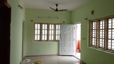 Living Room Image of 1000 Sq.ft 2 BHK Builder Floor for rent in New Tippasandra Bengaluru for Rs. 32000