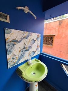 Bathroom Image of 485 Sq.ft 1 BHK Independent House for rent in Kankurgachi Kolkata for Rs. 14000