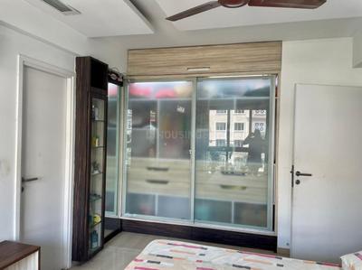 Bedroom Image of 721 Sq.ft 2 BHK Apartment / Flat for rent in Eternia At Kalpataru Parkcity, Kolshet Thane for Rs. 36000