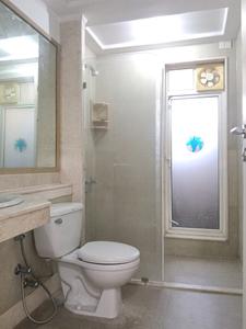 Common Bathroom Image of 1100 Sq.ft 3 BHK Apartment / Flat for rent in Hiranandani Eagleridge Wing B, Hiranandani Estate Thane for Rs. 85000