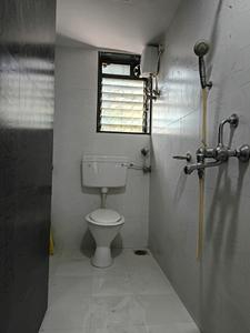 Common Bathroom Image of 900 Sq.ft 2 BHK Apartment / Flat for rent in Vile Parle East Mumbai for Rs. 82000