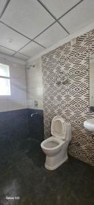 Image of 2400 Sq.ft 4.5 BHK Apartment / Flat for rent in Kunjwani, Jammu for Rs. 50000