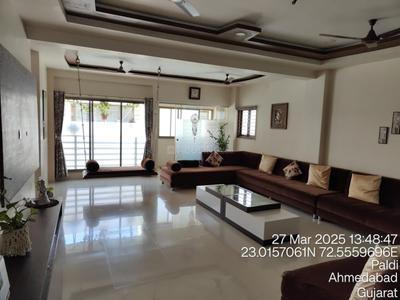 5 BHK Flat