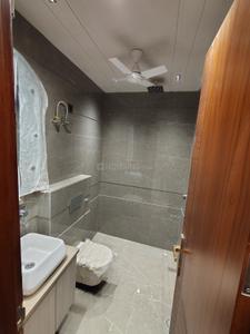 Bathroom Image of 900 Sq.ft 2 BHK Builder Floor for rent in Ramesh Nagar New Delhi for Rs. 33500