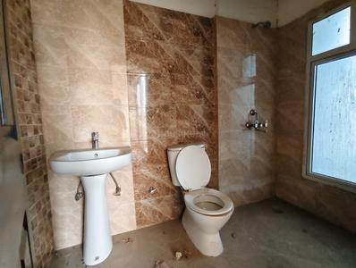 Bathroom Image of 1090 Sq.ft 3 BHK Apartment / Flat for sale in Prateek Grand City, Siddharth Vihar Ghaziabad for Rs. 12500000