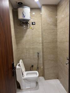 Bathroom Image of 1000 Sq.ft 2.5 BHK Builder Floor for rent in Mayur Vihar Phase 1 New Delhi for Rs. 30000