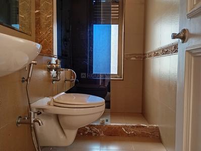 Bathroom Image of 1100 Sq.ft 2 BHK Apartment / Flat for rent in Raheja Acropolis, Chembur Mumbai for Rs. 100000