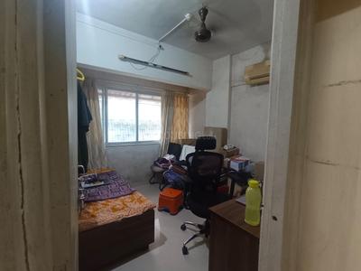 Bedroom Image of 500 Sq.ft 1 BHK Apartment / Flat for rent in Akshay New Akshay Apartments, Vile Parle East Mumbai for Rs. 48000