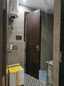 Common Bathroom Image of 1625 Sq.ft 3 BHK Builder Floor for sale in Anand Vihar New Delhi for Rs. 35000000