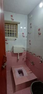 Bathroom Image of 1000 Sq.ft 2 BHK Builder Floor for rent in Ekkatuthangal Chennai for Rs. 26005