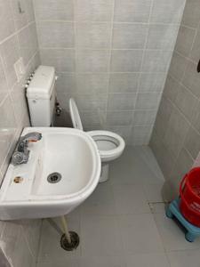 Bathroom Image of 800 Sq.ft 2 BHK Apartment / Flat for rent in UPHDA Saryu Enclave Phse 2, Sushant Golf City Lucknow for Rs. 25000