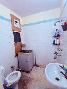 Bathroom Image of 500 Sq.ft 1 BHK Apartment / Flat for rent in Shipra Suncity, Indirapuram Ghaziabad for Rs. 19500