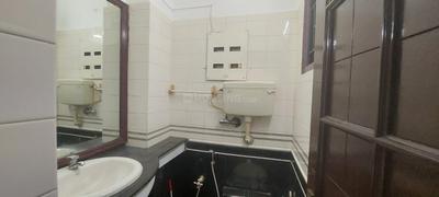 Bathroom Image of 3100 Sq.ft 5 BHK Independent House for rent in Adyar Chennai for Rs. 150000