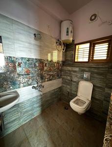 Bathroom Image of 1050 Sq.ft 2 BHK Builder Floor for rent in BTM Layout 2nd Stage Bengaluru for Rs. 27000