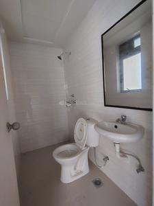 Bathroom Image of 4261 Sq.ft 6 BHK Apartment / Flat for sale in Ambuja Utalika Luxury, Mukundapur Kolkata for Rs. 72000000