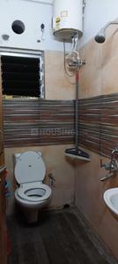 Bathroom Image of 950 Sq.ft 2 BHK Apartment / Flat for rent in Naktala Kolkata for Rs. 30000