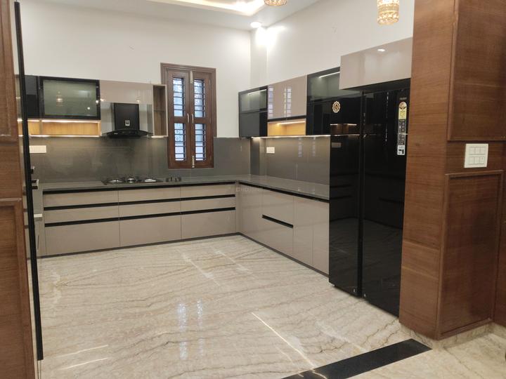 Gandhipath west Main Image 1
