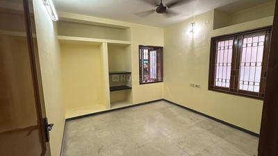 Bedroom Image of 800 Sq.ft 2 BHK Independent House for rent in Puliakulam Coimbatore for Rs. 35000