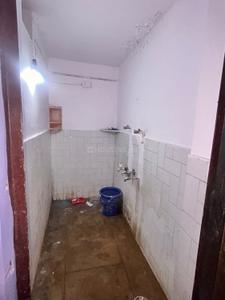 Bathroom Image of 1000 Sq.ft 1.5 BHK Independent House for rent in Gomti Nagar Lucknow for Rs. 15000
