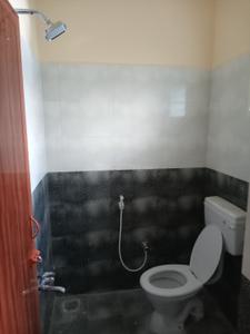 Bathroom Image of 850 Sq.ft 2 BHK Independent House for rent in Pattabiram Chennai for Rs. 13000