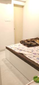 Bedroom Image of 1200 Sq.ft 3 BHK Apartment / Flat for sale in Mohini Tower, Khar West Mumbai for Rs. 40000000