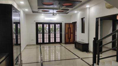 Living Room Image of 4000 Sq.ft 4 BHK Villa for rent in Vasudeva Lalitha Bloomfield, Khaja Guda Hyderabad for Rs. 100000