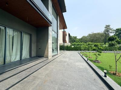 Balcony Image of 16200 Sq.ft 5 BHK Farm House for sale in Chhattarpur New Delhi for Rs. 350000000