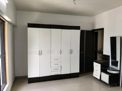 Bedroom Image of 2910 Sq.ft 4 BHK Apartment / Flat for rent in Chandkheda Ahmedabad for Rs. 44000