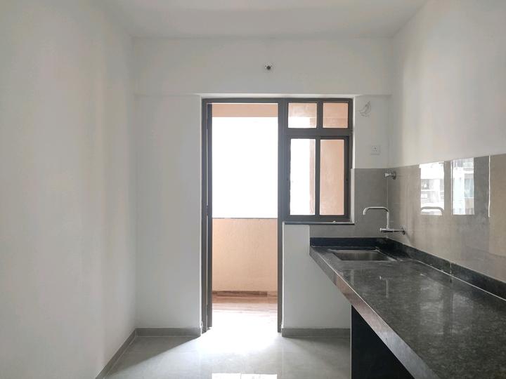 Amanora Adreno Towers Main Image 1