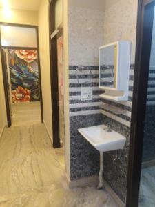 Image of 900 Sq.ft 2 BHK Builder Floor for rent in Ramesh Nagar, New Delhi for Rs. 27000