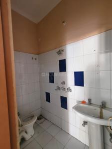 Bathroom Image of 990 Sq.ft 2 BHK Apartment / Flat for sale in Gillco Valley, Sector 127 Mohali for Rs. 3590000