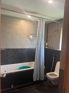 Bathroom Image of 1435 Sq.ft 3 BHK Apartment / Flat for sale in Perungudi Chennai for Rs. 16500000