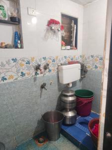 Bathroom Image of 300 Sq.ft 1 BHK Apartment / Flat for rent in Mankhurd Mumbai for Rs. 12000