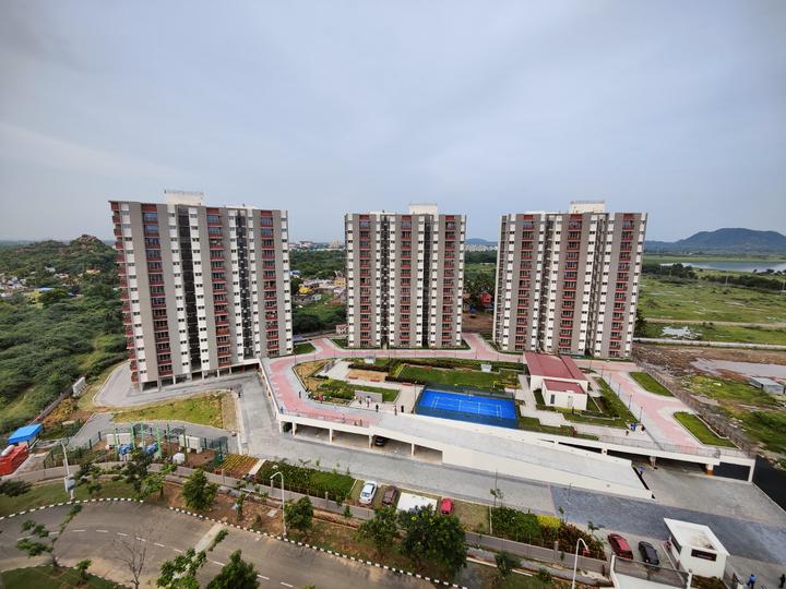 Mahindra Lakewoods Main Image 1