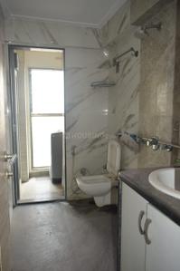 Bathroom Image of 1350 Sq.ft 3 BHK Apartment / Flat for sale in Juhu Mumbai for Rs. 52500000
