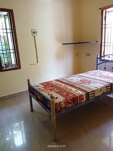 Bedroom Image of Narjis Fathima manzil  in Pozhichalur, Chennai