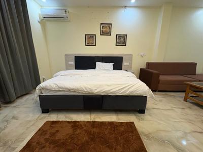 Bedroom Image of 6000 Sq.ft 6 BHK Apartment / Flat for rent in Ansal Ansal Pinewood Villa, Ahmamau Lucknow for Rs. 220000