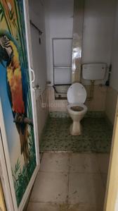 Bathroom Image of 668 Sq.ft 2 BHK Independent House for rent in Lake Town Kolkata for Rs. 15000