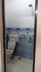 Bathroom Image of 1000 Sq.ft 2 BHK Apartment / Flat for rent in Poonamallee Chennai for Rs. 17500
