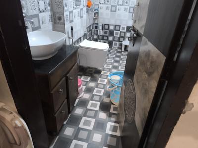 Bathroom Image of 675 Sq.ft 1 BHK Independent House for rent in Sector 104 Gurgaon for Rs. 16000