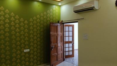 Bedroom Image of 1850 Sq.ft 2 BHK Builder Floor for rent in Ashiyana Lucknow for Rs. 15000