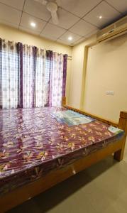 Bedroom Image of 1500 Sq.ft 3 BHK Apartment / Flat for rent in Shilalekh Shukan Lifestyle, Pal Gam Surat for Rs. 48000