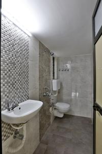 Bathroom Image of 615 Sq.ft 1 BHK Apartment / Flat for sale in Symphony Bldg No 4 Type D E E1 Wing A B And C, Boisar Mumbai for Rs. 1950000