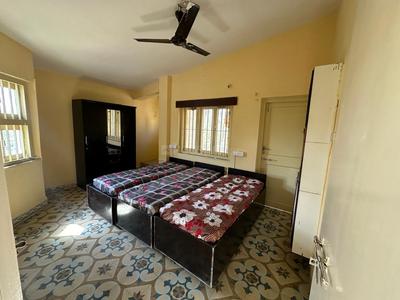 Bedroom Image of KRISHNA PG in Gurukul, Ahmedabad
