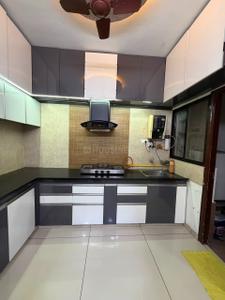 Kitchen Image of 1225 Sq.ft 2 BHK Apartment / Flat for rent in Darshanam Central Park, Sayajiganj Vadodara for Rs. 30000