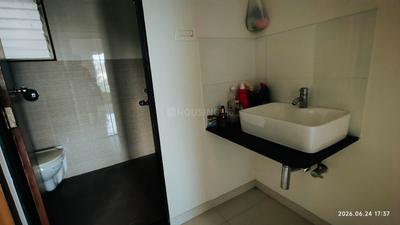 Bathroom Image of 750 Sq.ft 2 BHK Apartment / Flat for sale in Yashada Vivantalife Vishakha, Dhanori Pune for Rs. 8500000