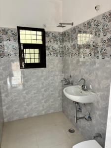Bathroom Image of 700 Sq.ft 1.5 BHK Independent House for rent in Indirapuram Ghaziabad for Rs. 19000